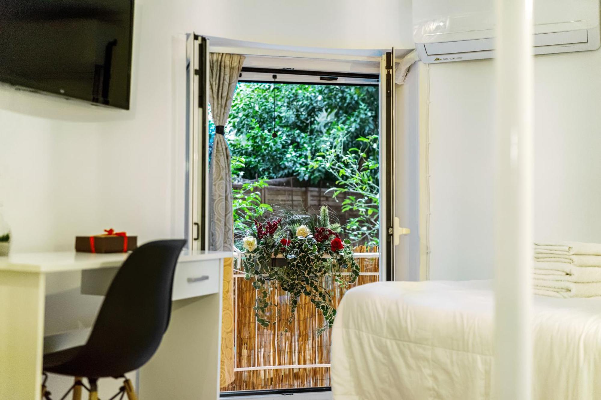 Acropolis Elegant Maisonette By Lodgespot *