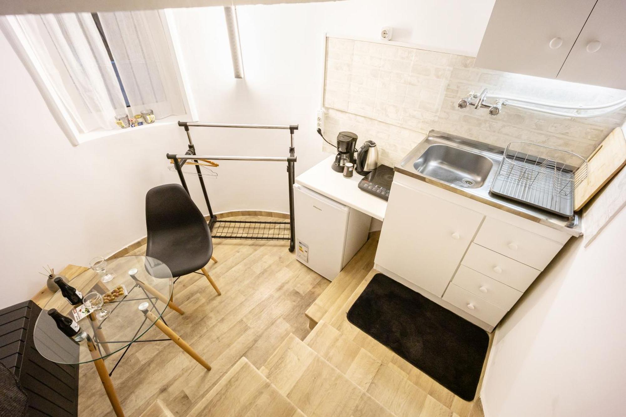Apartment Acropolis Elegant Maisonette By Lodgespot *