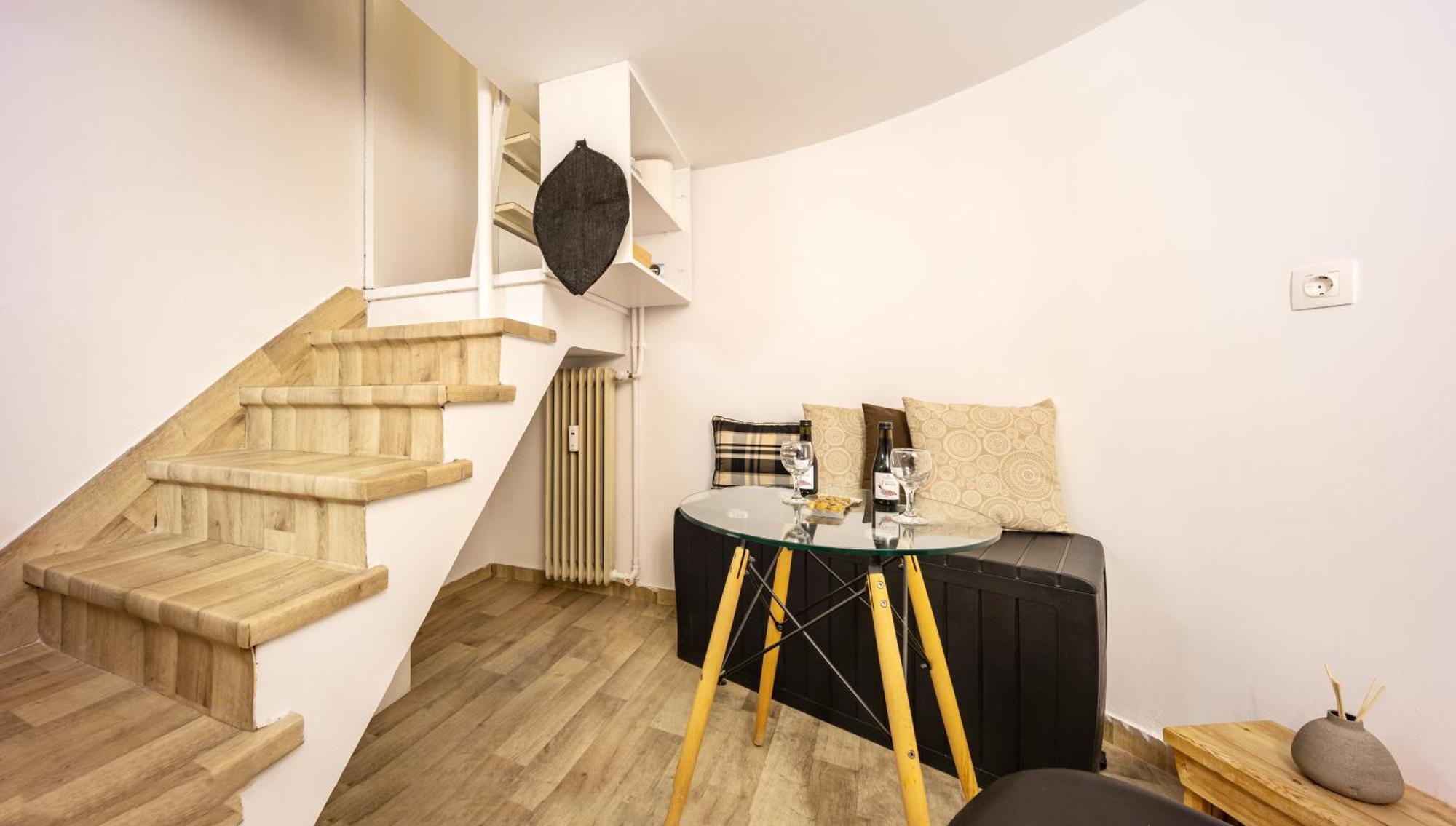 Acropolis Elegant Maisonette By Lodgespot Athens